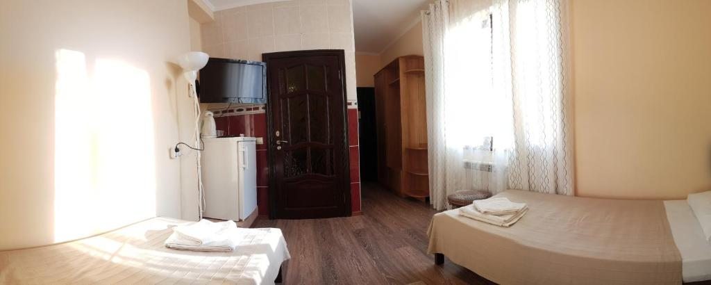 Двухместный (Двухместный номер с 2 отдельными кроватями и видом на горы) отеля Лаза, Лазаревское