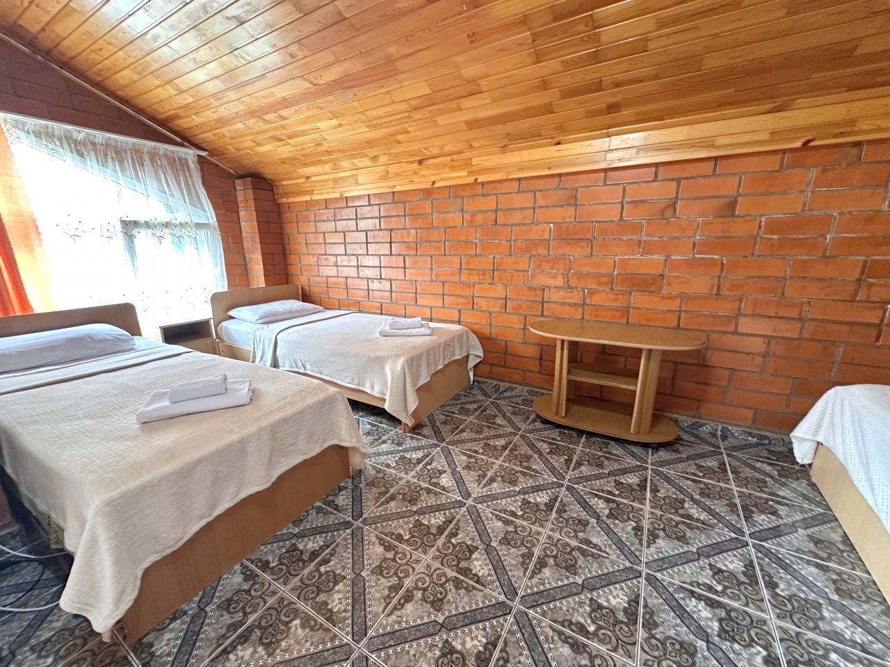 Трёхместный и более (Четырехместный стандарт в коттедже), Гостевой дом Ношен