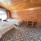 Трёхместный и более (Четырехместный стандарт в коттедже), Гостевой дом Ношен