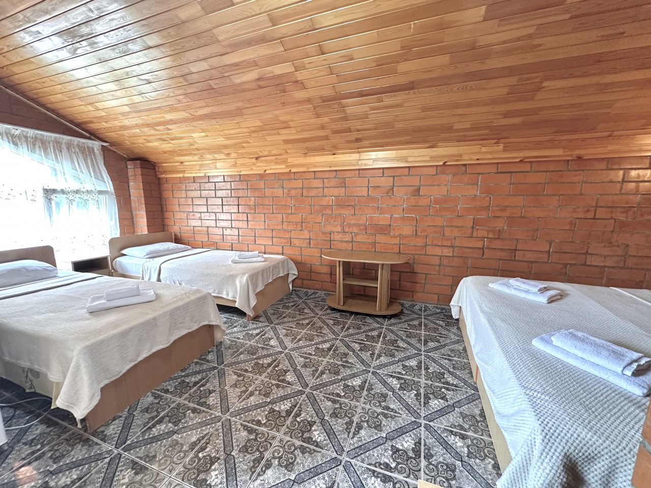 Трёхместный и более (Четырехместный стандарт в коттедже), Гостевой дом Ношен