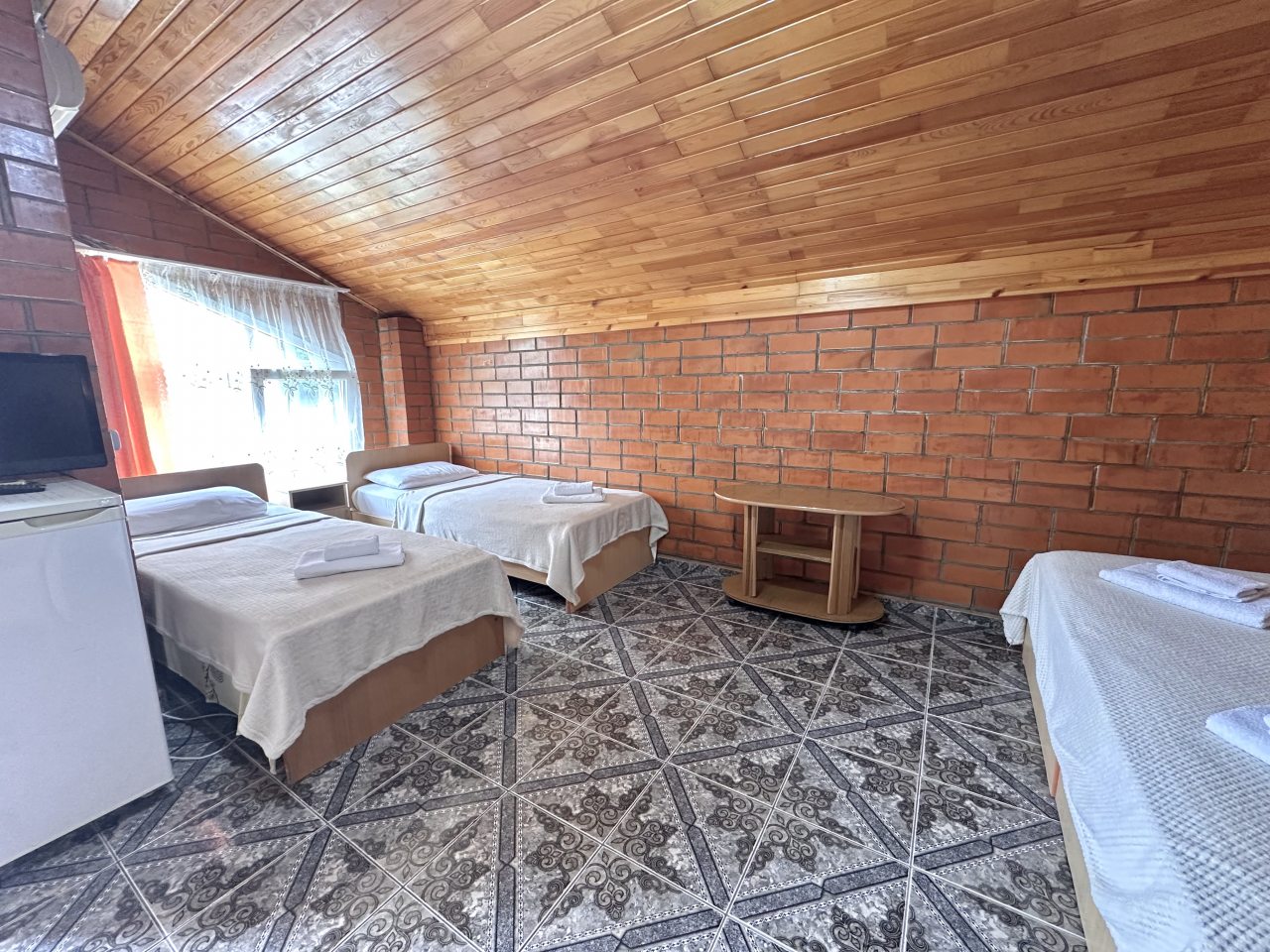 Трёхместный и более (Четырехместный стандарт в коттедже), Гостевой дом Ношен