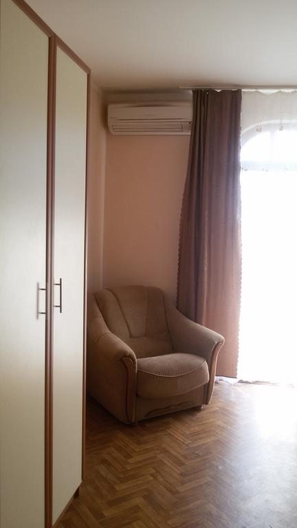 Трехместный (Трехместный номер с общей ванной комнатой) отеля Эвкалипт, Лоо
