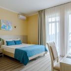 Стандарт улучшенный, кровать, стол