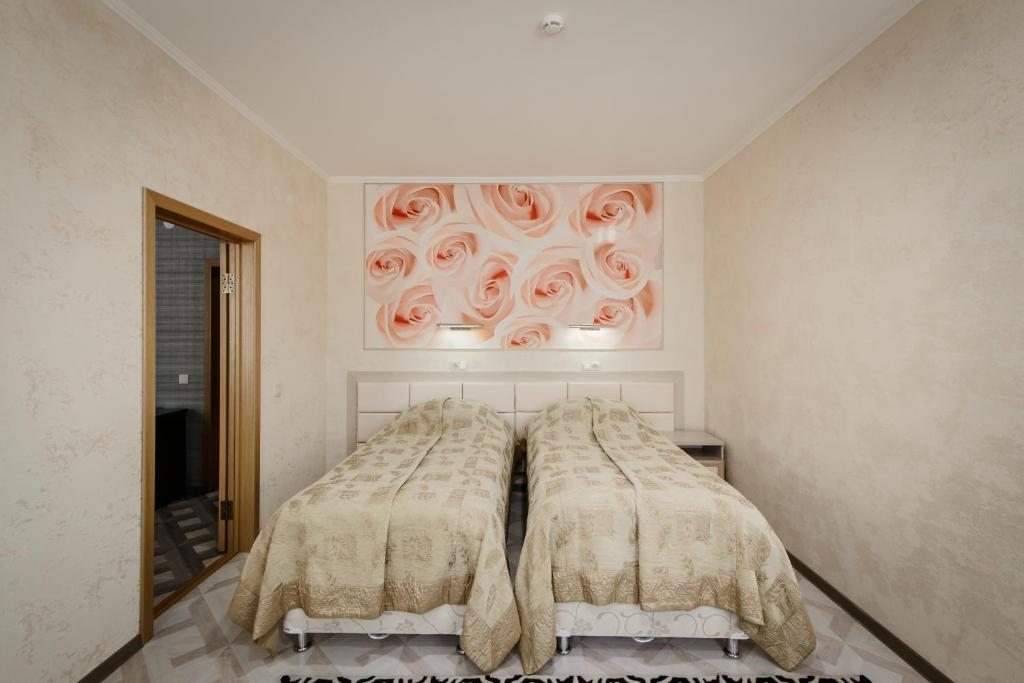 Двухместный (Стандартный двухместный номер с 2 отдельными кроватями) отеля Экспромт, Новороссийск