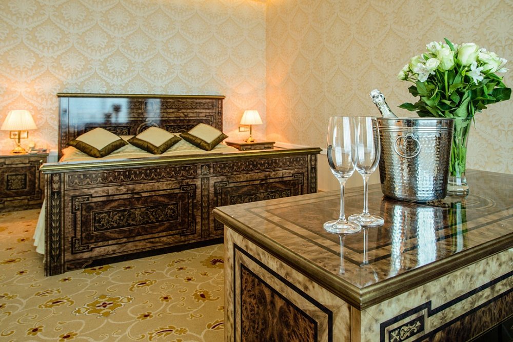 Двухместный (Посольский люкс) гостиницы СК Роял, Москва