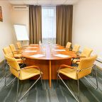 Конференц-зал "Гоген", Отель Максима Заря