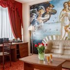 Полулюкс (Венера), Отель Максима Панорама