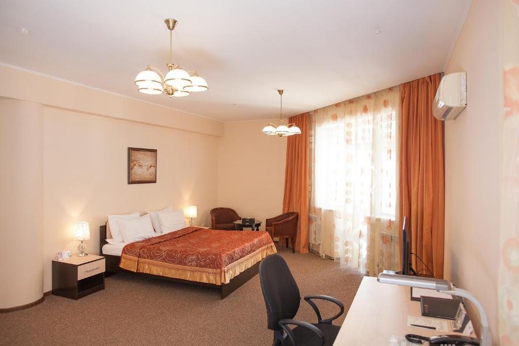 Двухместный (Двухместный номер Делюкс с 1 кроватью или 2 отдельными кроватями) отеля Golden Dragon, Бишкек