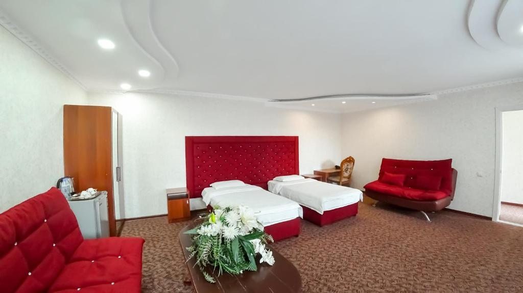 Двухместный (Улучшенный двухместный номер с 1 кроватью или 2 отдельными кроватями) отеля Grand, Бишкек