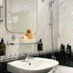 Двухместный (Супериор с одной большой кроватью), Отель Marco Polo by Moss Hospitality