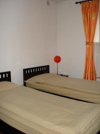 Двухместный (Стандартный двухместный номер с 2 отдельными кроватями) отеля Амир, Каракол (Иссык-Кульская область)