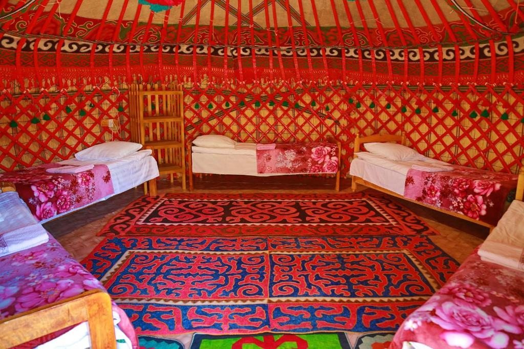 Кемпинг Happy Nomads Yurt, Каракол