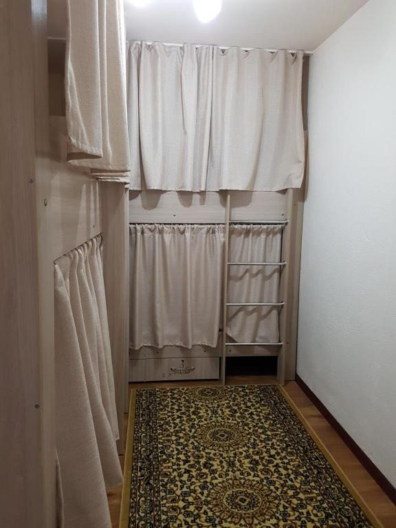 Номер (Односпальная кровать в общем номере с 4 кроватями) отеля Парк, Каракол (Иссык-Кульская область)