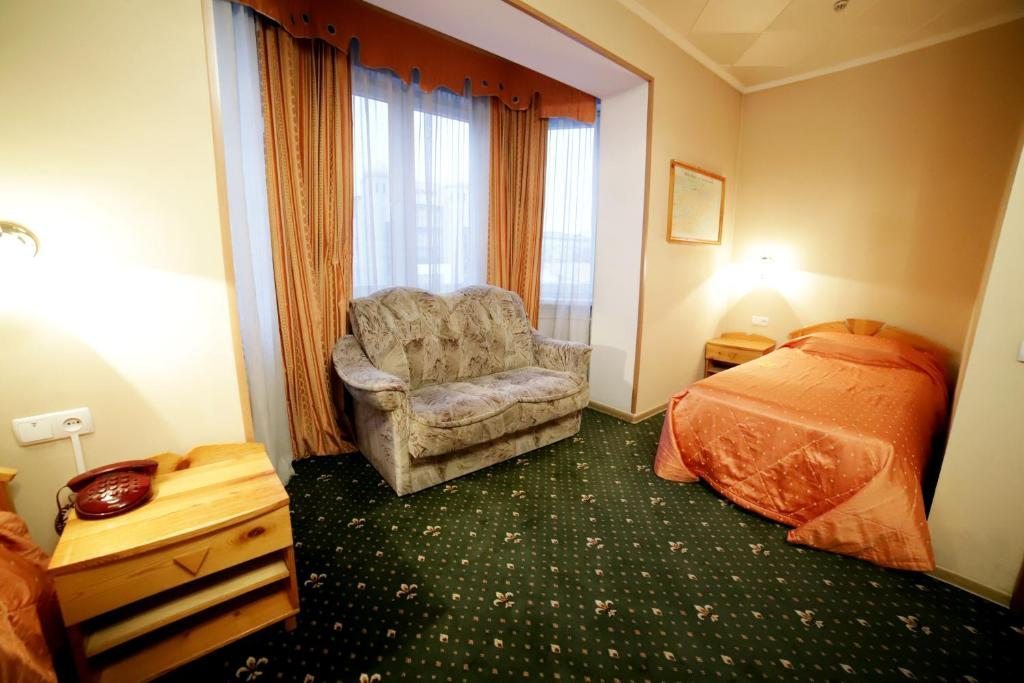 Двухместный (Улучшенный двухместный номер с 2 отдельными кроватями) отеля Silk Road Lodge, Бишкек