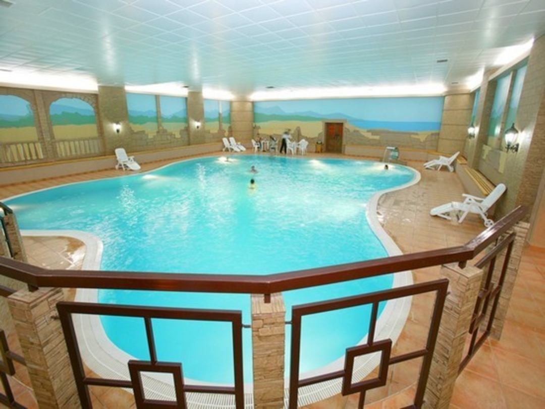 Крытый плавательный бассейн, Атлас Парк Отель