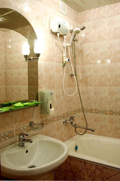 Двухместный (Бюджетный двухместный номер с 2 отдельными кроватями, общей ванной комнатой и кухней) отеля Владыкино, Москва