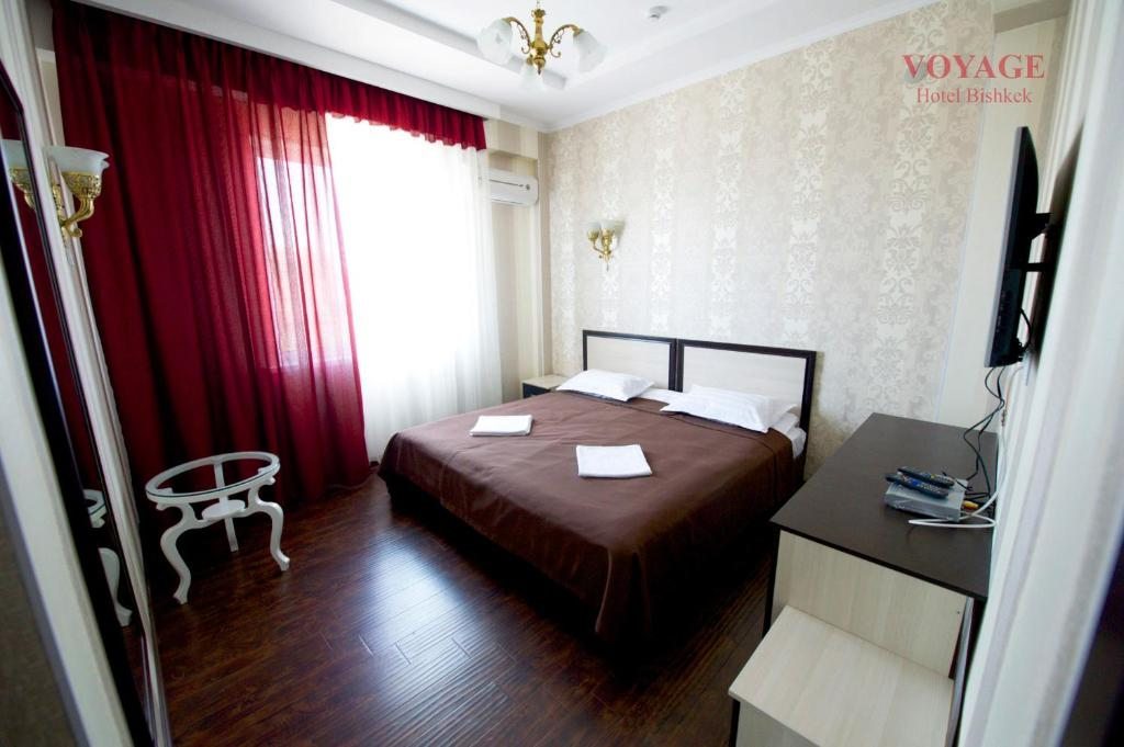Двухместный (Стандартный двухместный номер с 1 кроватью) отеля Вояж, Бишкек