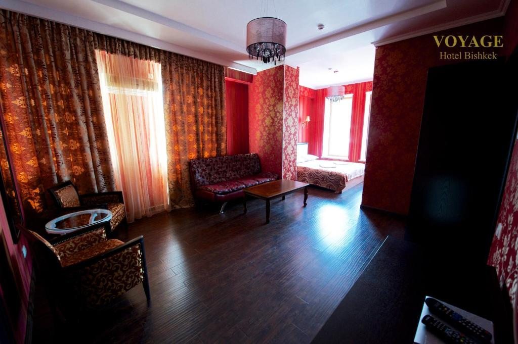 Сьюит (Улучшенный полулюкс) отеля Вояж, Бишкек