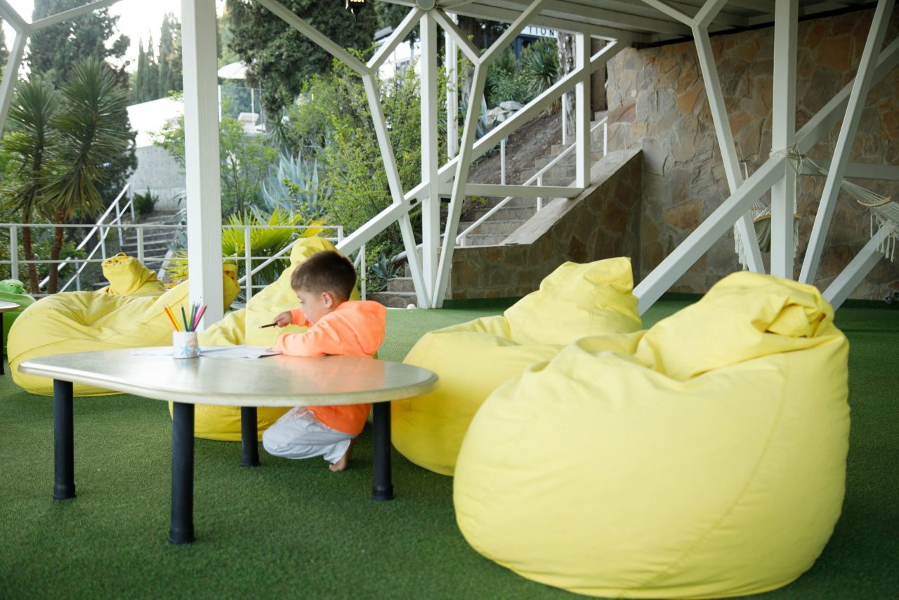 Детская площадка, Отель Куру Озен