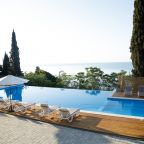 Бассейн подогреваемый INFINITY, Отель Куру Озен