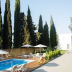 Своя ухоженная территория, Отель Куру Озен