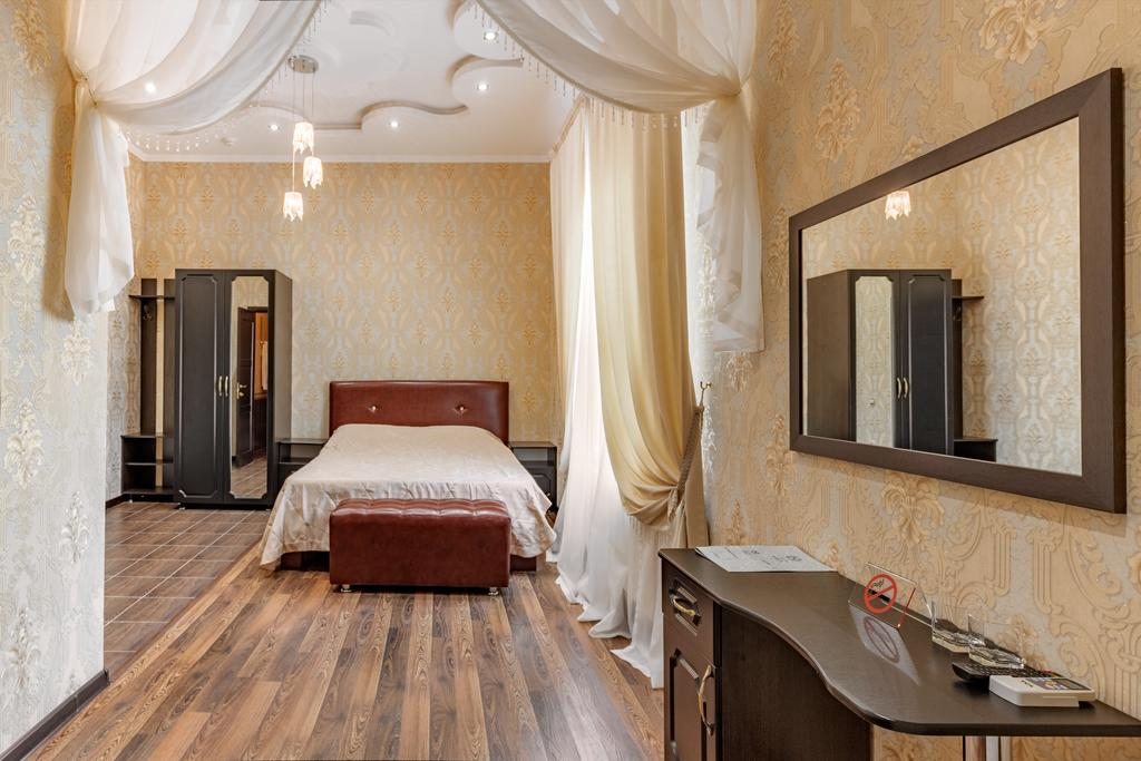 Двухместный (Улучшенный двухместный номер с 1 кроватью) отеля Ника, Краснодар