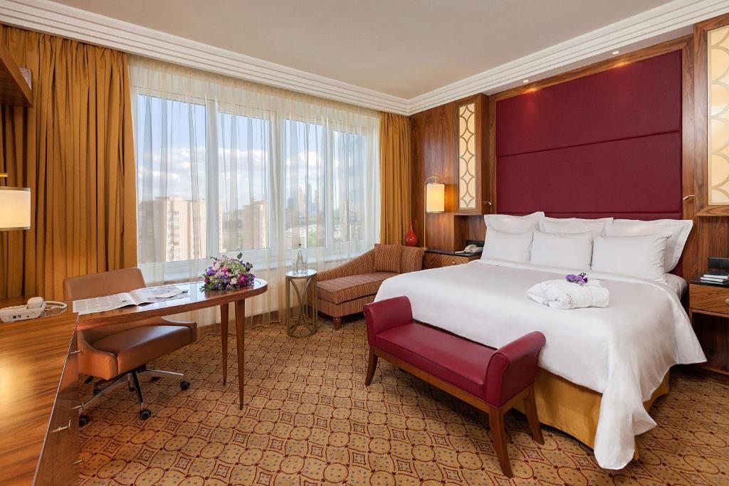 De Luxe (С 1 кроватью размера «king-size») гостиницы МонАрх, Москва