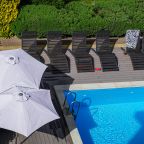 Бассейн с подогревом.