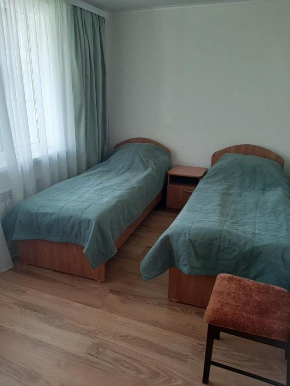 Четырехместный (Стандартный четырехместный номер) гостиницы СКА, Смоленск