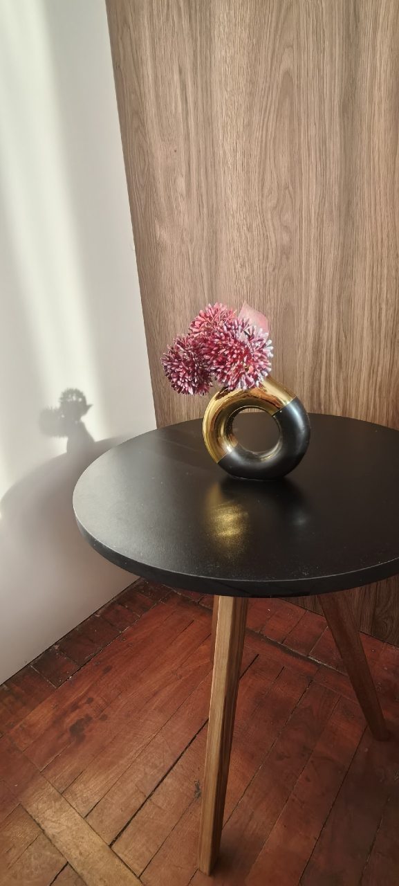 Четырехместный (Четырехместный), Гостиница В городе N