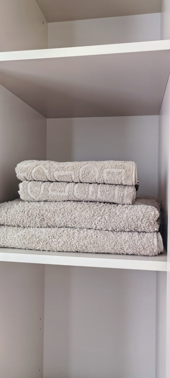 Четырехместный (Четырехместный), Гостиница В городе N