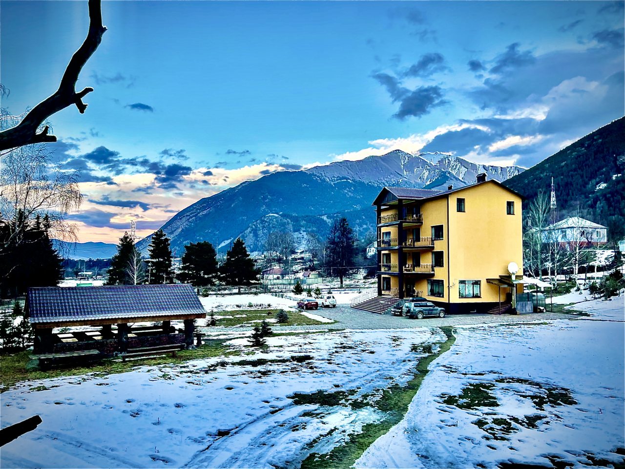 вид на горы, Гостевой дом Березка