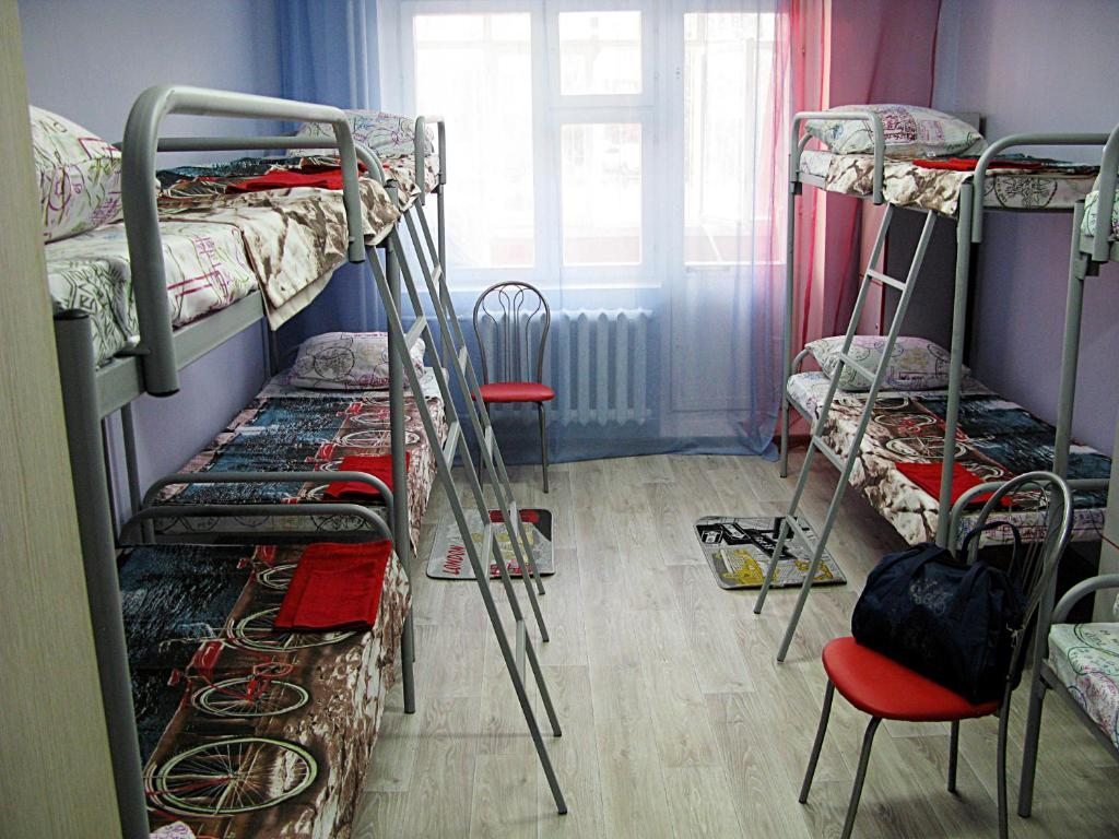 Номер (Спальное место на двухъярусной кровати в общем номере для мужчин и женщин) хостела Наш Хостел, Тюмень