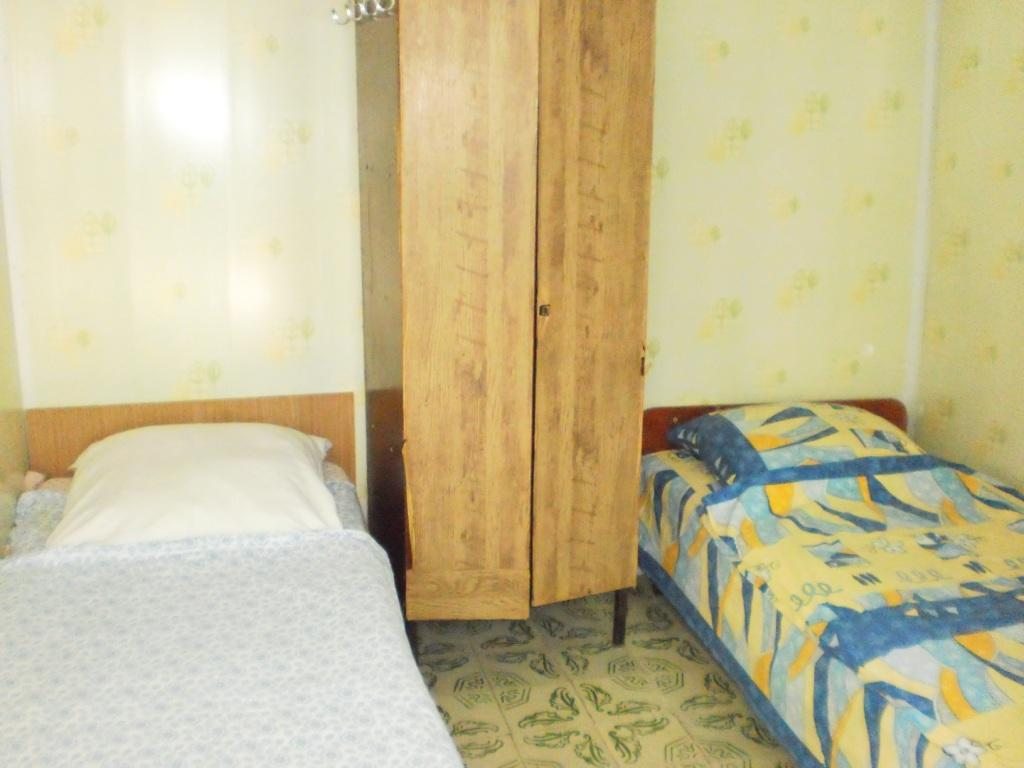 Двухместный (Бюджетный двухместный номер с 2 отдельными кроватями) гостевого дома Акварель, Ейск