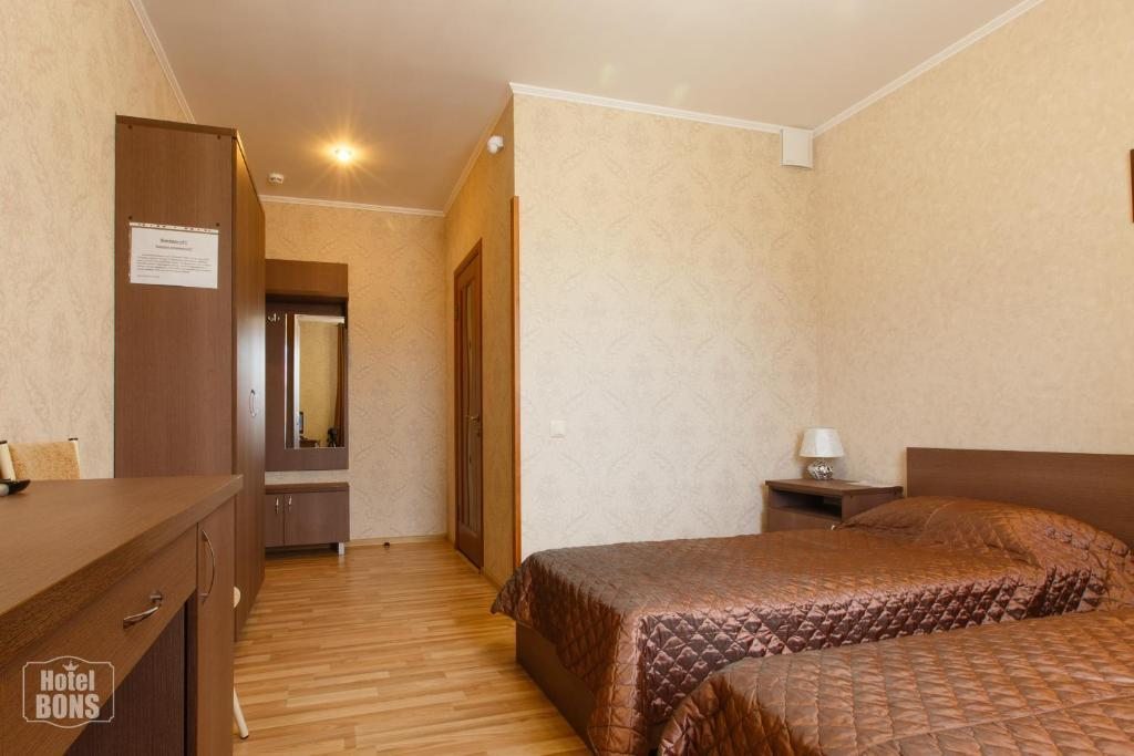 Двухместный (Двухместный номер с 2 отдельными кроватями и ванной) отеля БОНС, Лабинск