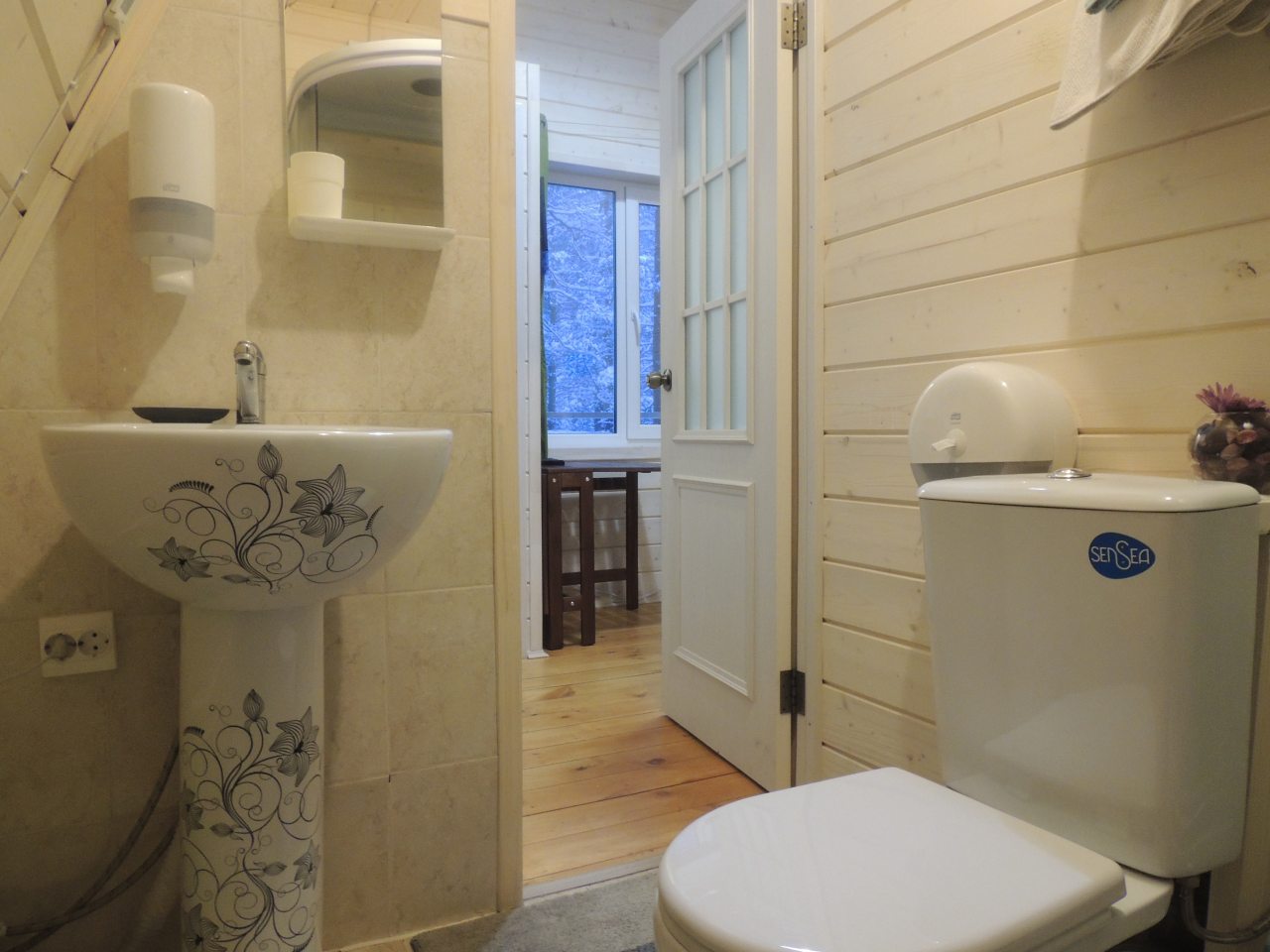 Дом (Коттедж с террасой на озеро и общей манагальной зоной), База отдыха GREENVALD Парк Скандинавия