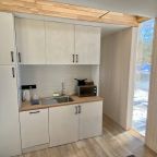 Дом (Эко-Дом на берегу озера с панорамным окном, эко-камином, крытой террасой и мангалом), База отдыха GREENVALD Парк Скандинавия