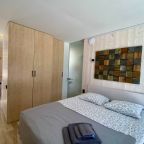 Дом (Эко-Дом на берегу озера с панорамным окном, эко-камином, крытой террасой и мангалом), База отдыха GREENVALD Парк Скандинавия