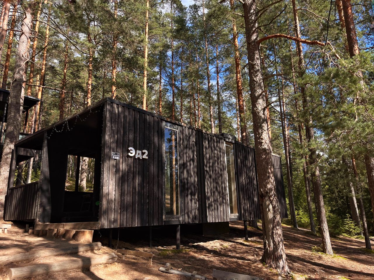 Дом (Эко-Дом на берегу озера с панорамным окном, эко-камином, крытой террасой и мангалом), База отдыха GREENVALD Парк Скандинавия