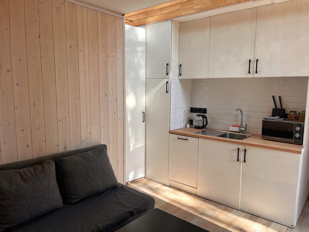 Дом (Эко-Дом на берегу озера с панорамным окном, эко-камином, крытой террасой и мангалом), База отдыха GREENVALD Парк Скандинавия