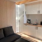 Дом (Эко-Дом на берегу озера с панорамным окном, эко-камином, крытой террасой и мангалом), База отдыха GREENVALD Парк Скандинавия