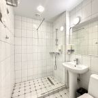 De Luxe (Делюкс), Гостиница Проспект Мира