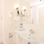 Ванная комната в номере конгресс-отеля Дон-Плаза, Ростов-на-Дону