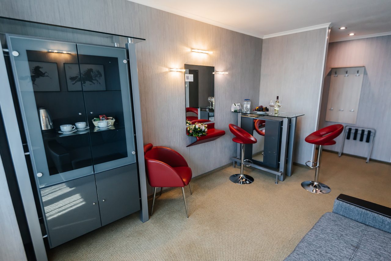 Люкс (Двухкомнатный), Конгресс-отель Don-Plaza