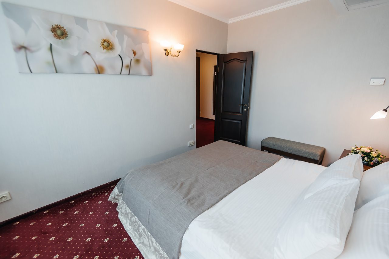 Семейный (Family Comfort), Конгресс-отель Don-Plaza