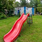 Детская площадка на внутренней территории гостиницы