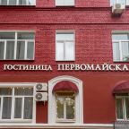 Фасад здания гостиницы Первомайская.