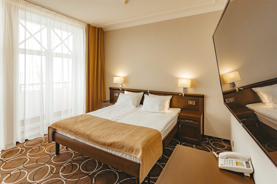 Двухместный (Номер с кроватью размера «king-size» и видом на море) отеля Априори, Зеленоградск