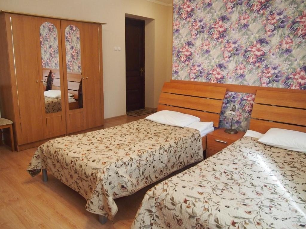 Двухместный (Стандартный двухместный номер с 1 кроватью или 2 отдельными кроватями) гостевого дома Дом Сказочника, Светлогорск