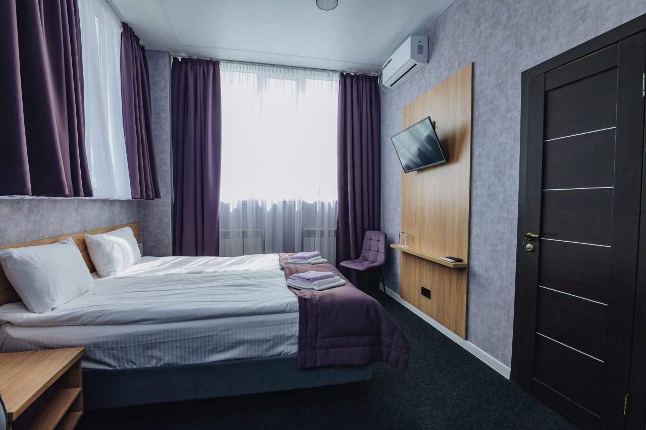 Трёхместный и более, Гостиница Арт-Отель